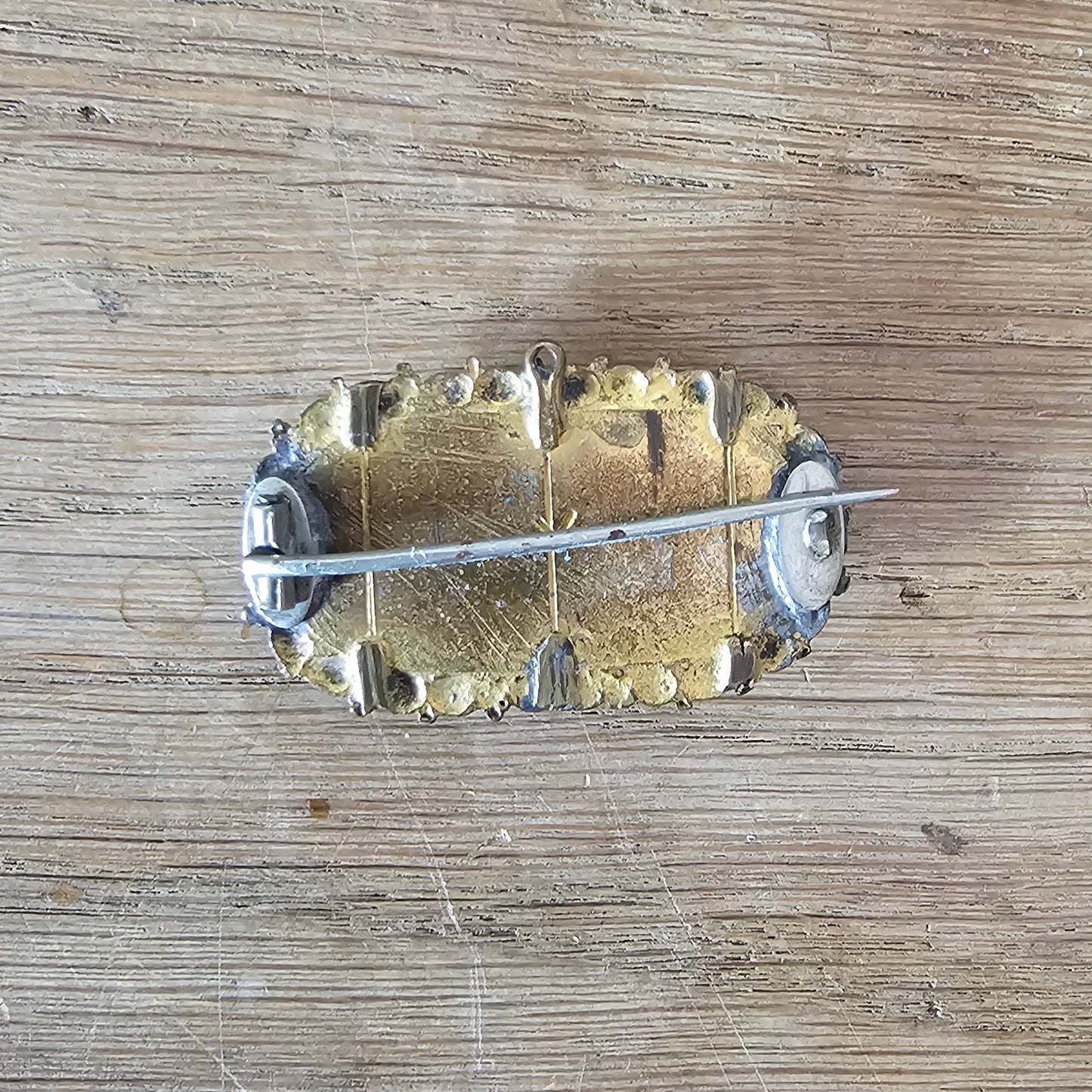 1940s Victorian-style fossil coral cabochon brooch pendant