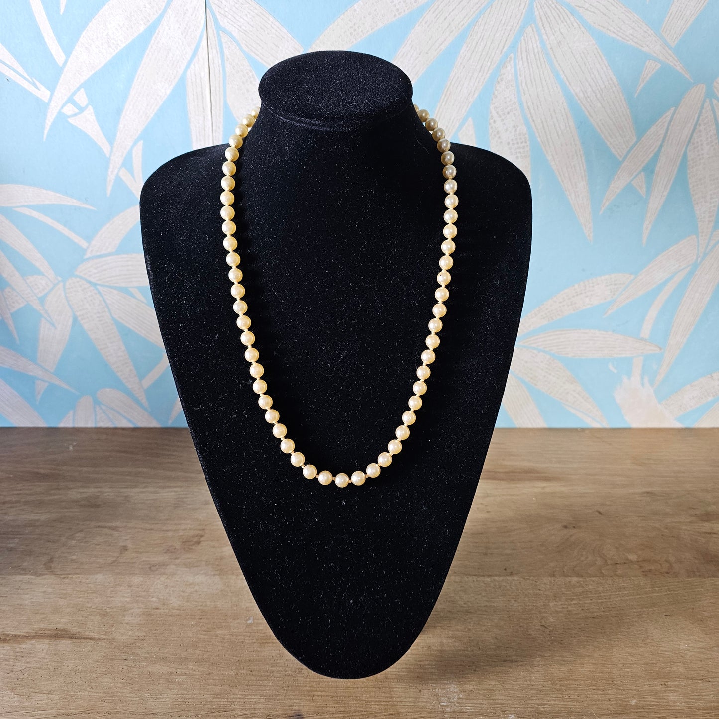 1950s/60s cream faux pearl glass bead necklace