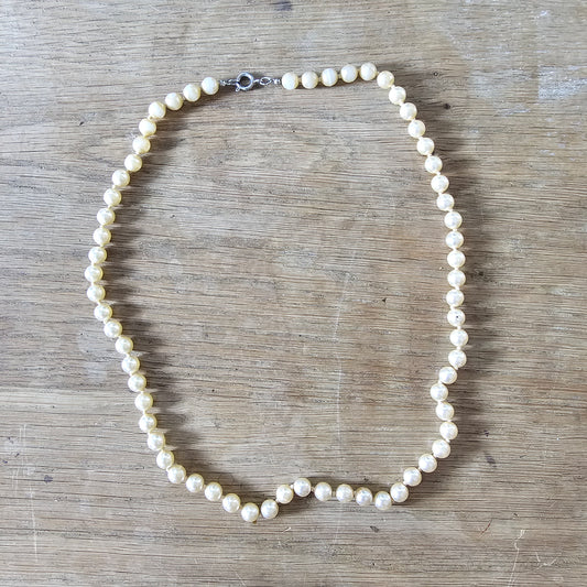 1950s/60s cream faux pearl glass bead necklace
