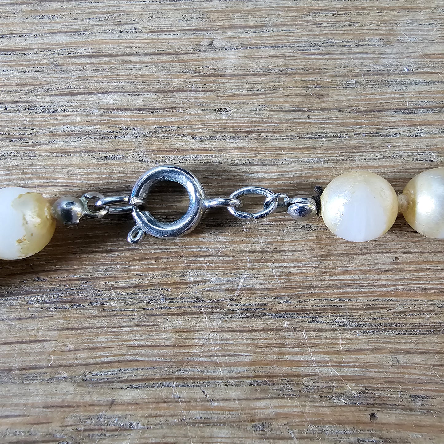 1950s/60s cream faux pearl glass bead necklace