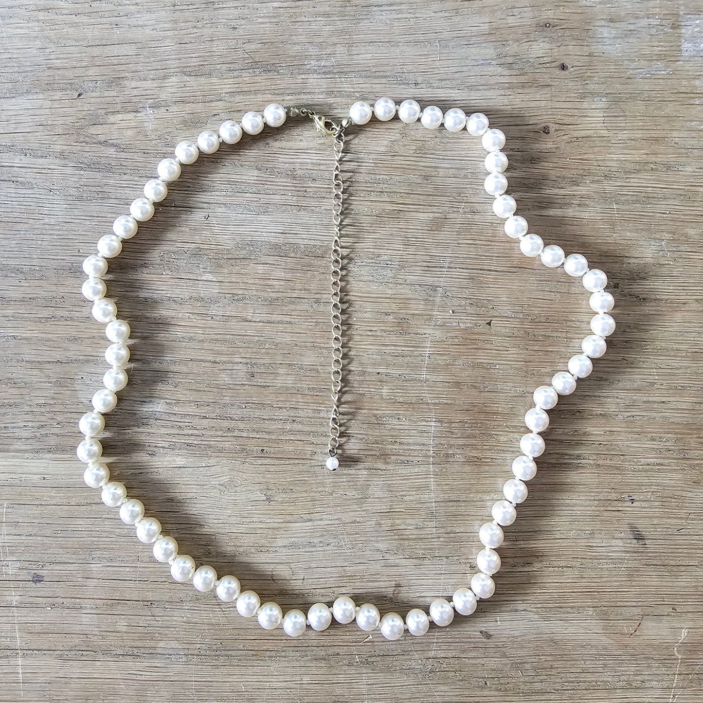 1980s faux pearl bead necklace with gold-tone extender chain