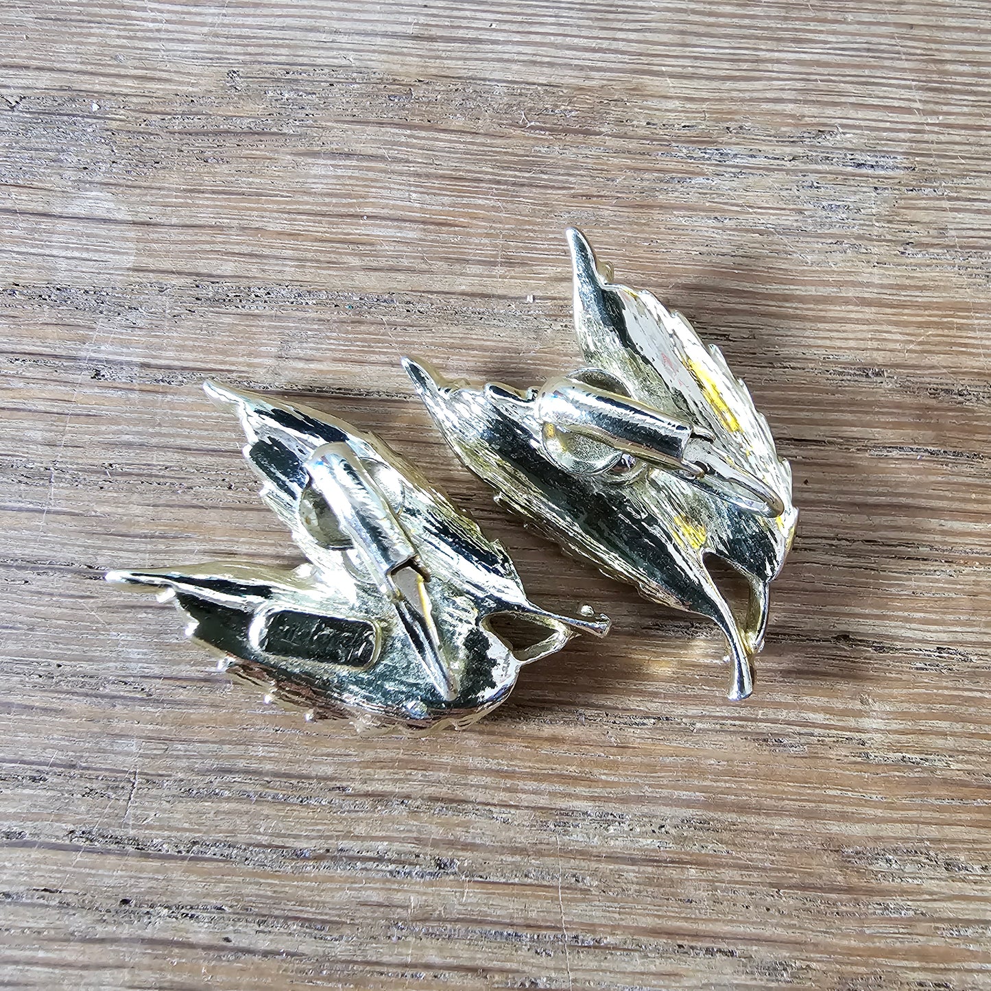 1960s Jewelcraft gold tone leaf clip on earrings