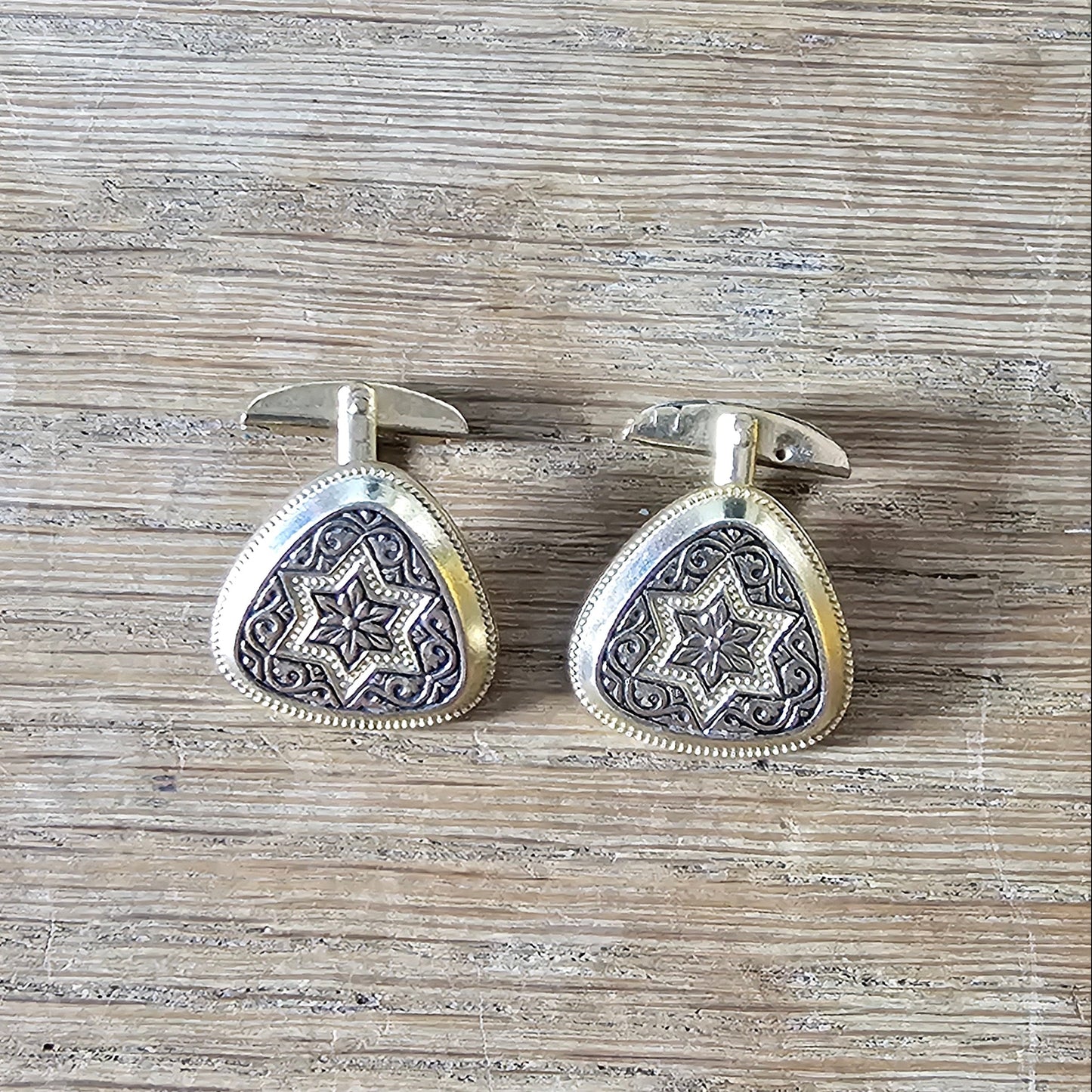 1960s/70s gold-tone & black enamel star motif cufflinks