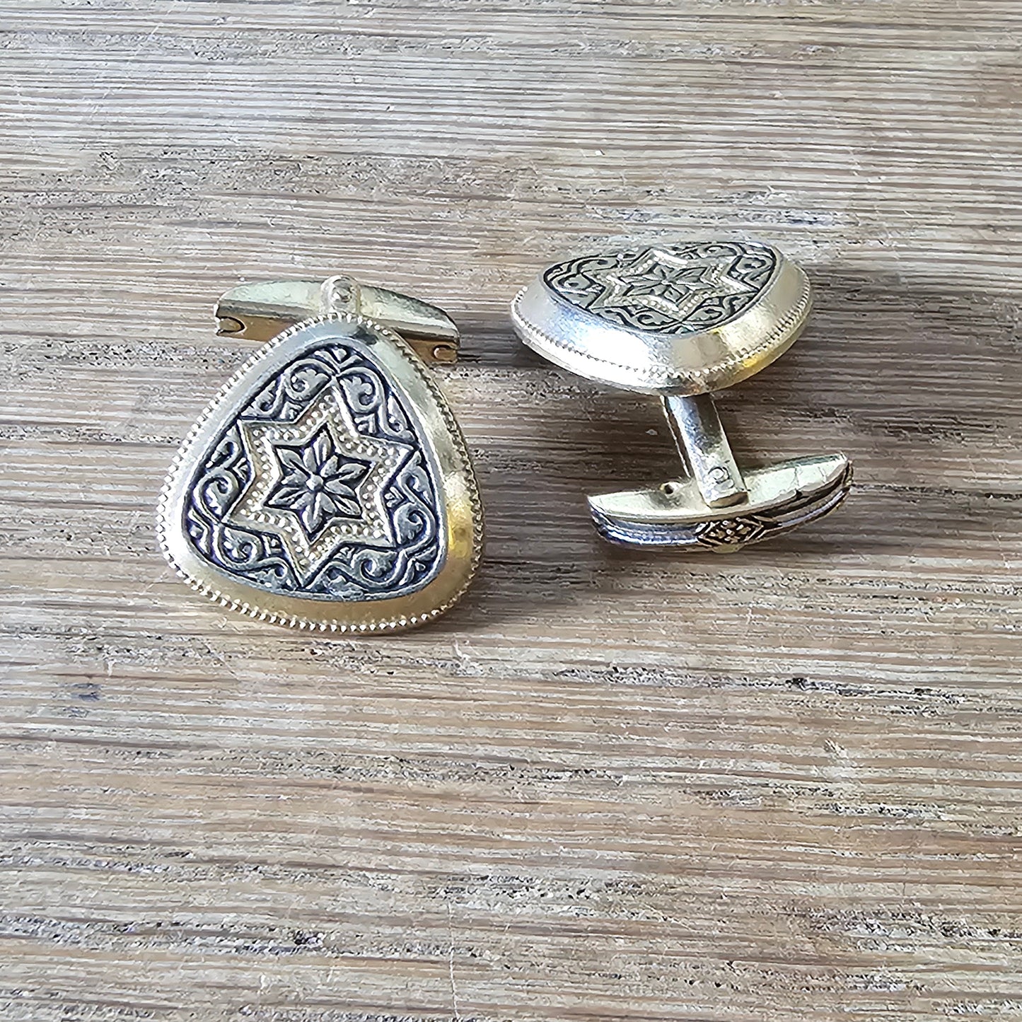 1960s/70s gold-tone & black enamel star motif cufflinks