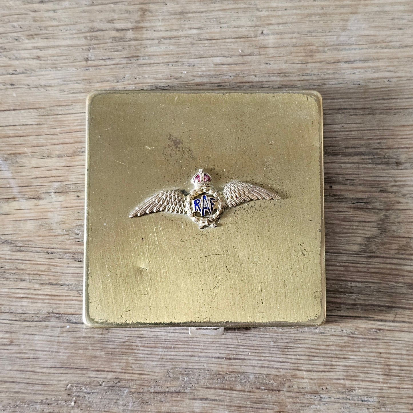 1950s RAF wings Vogue Vanité powder compact