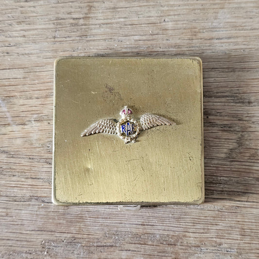 1950s RAF wings Vogue Vanité powder compact