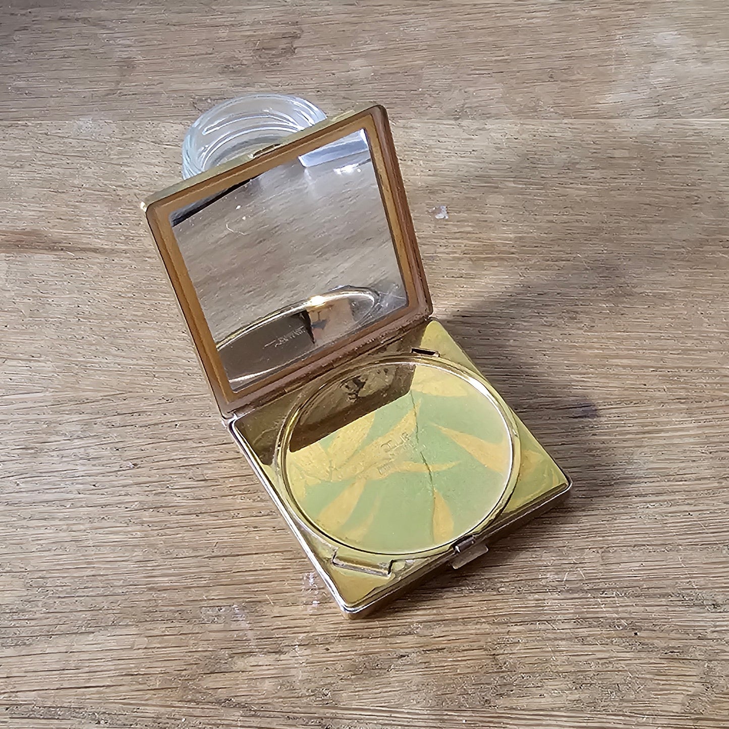 1950s RAF wings Vogue Vanité powder compact