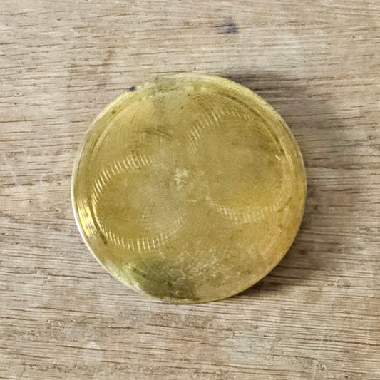 1950s/60s gold-tone powder compact with geometric concentric design