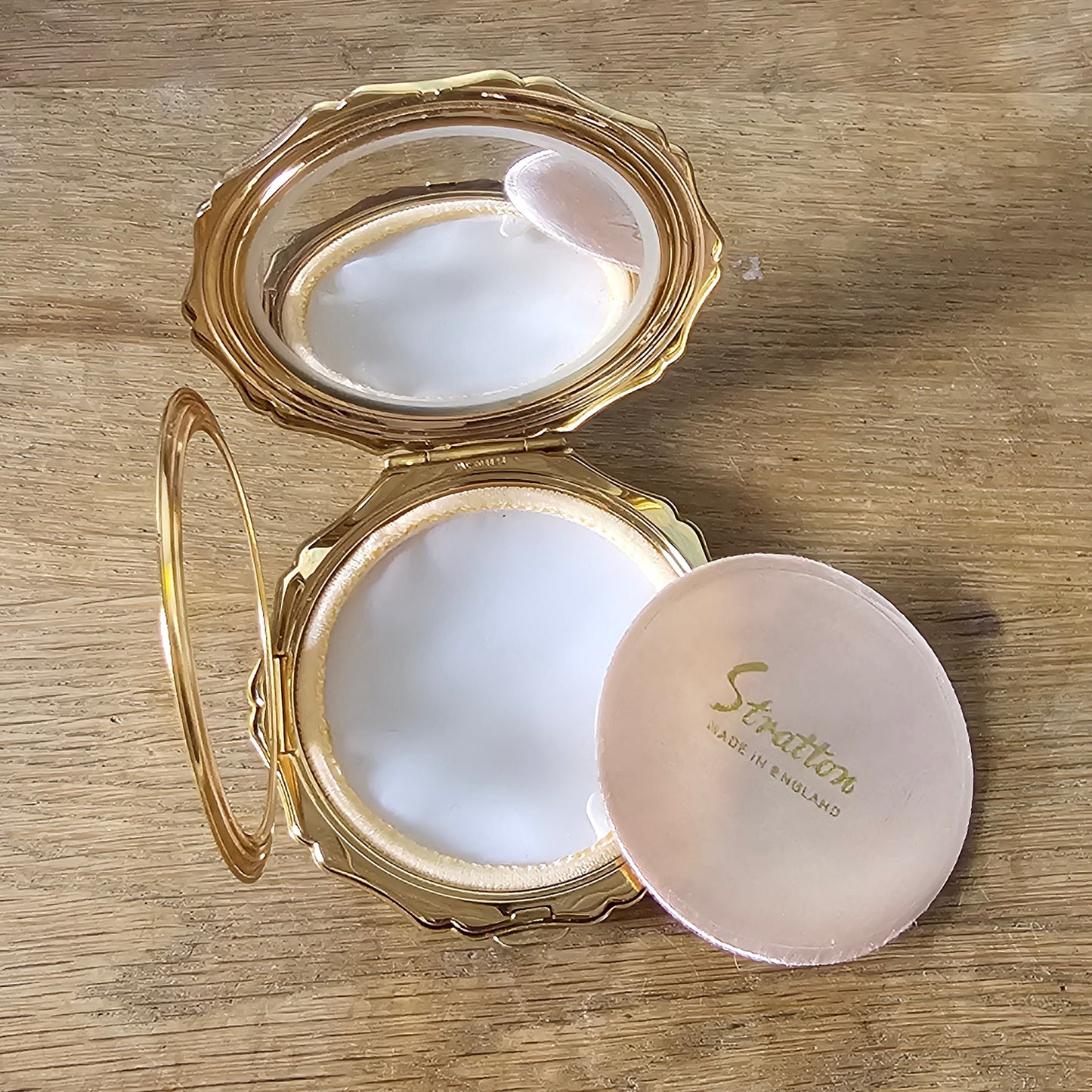 1960s Stratton marbled jade green slim convertible compact with original box