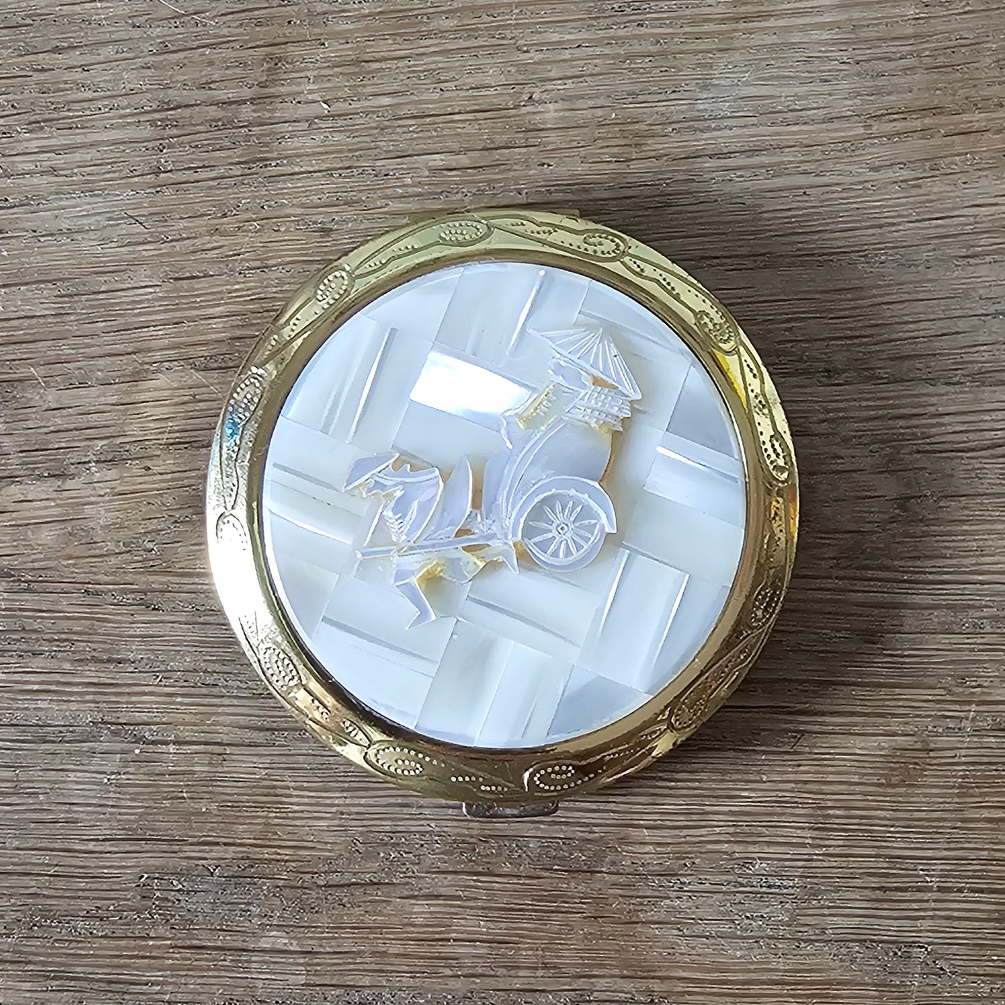 1950s gold-tone & Mother-of-Pearl Chinese rickshaw powder compact