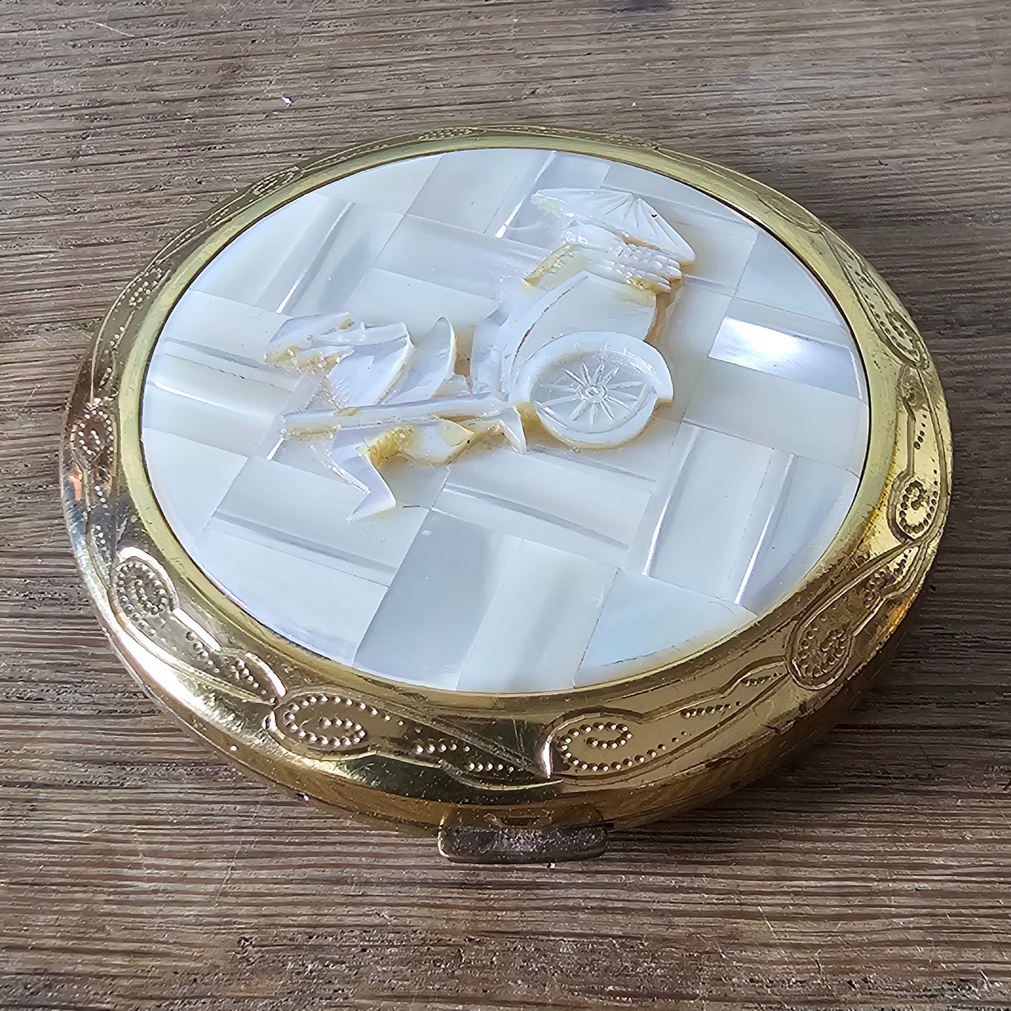 1950s gold-tone & Mother-of-Pearl Chinese rickshaw powder compact