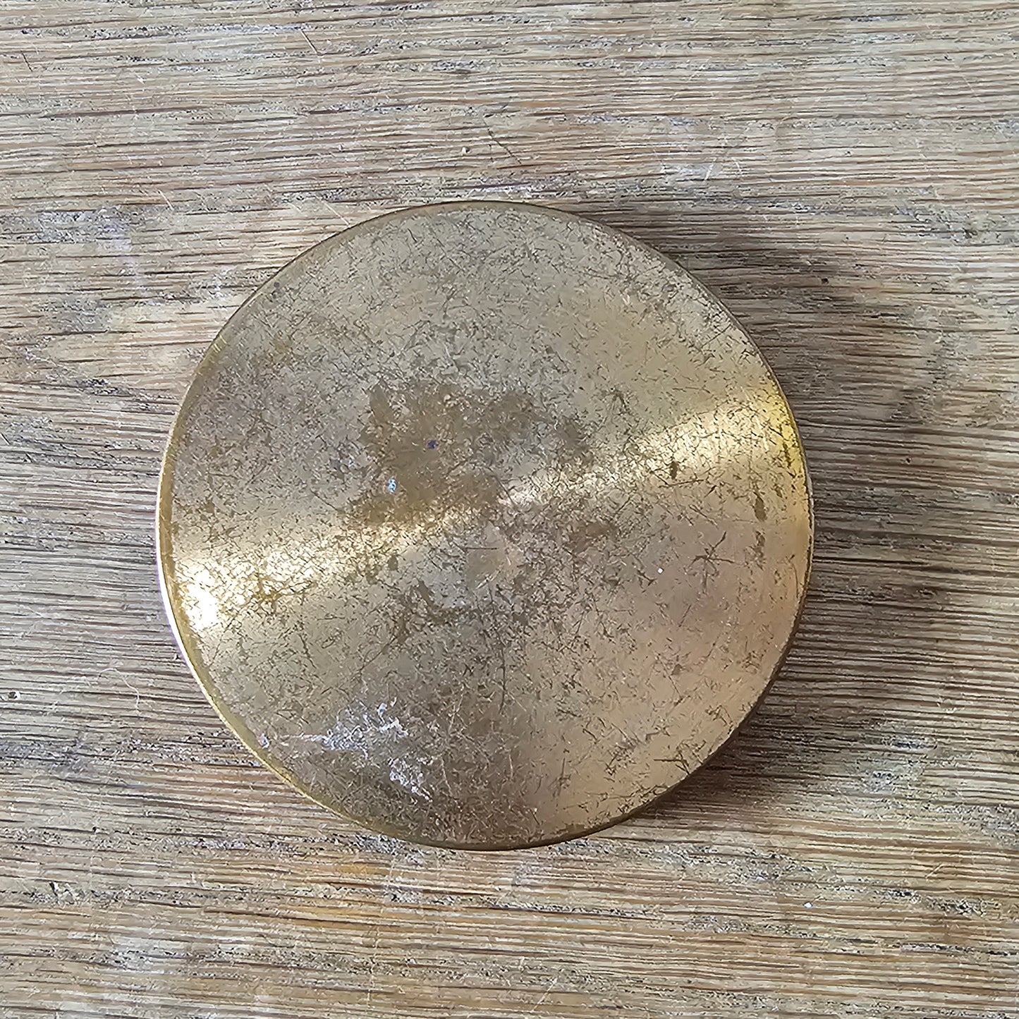 1950s gold-tone powder compact with floral transfer decoration