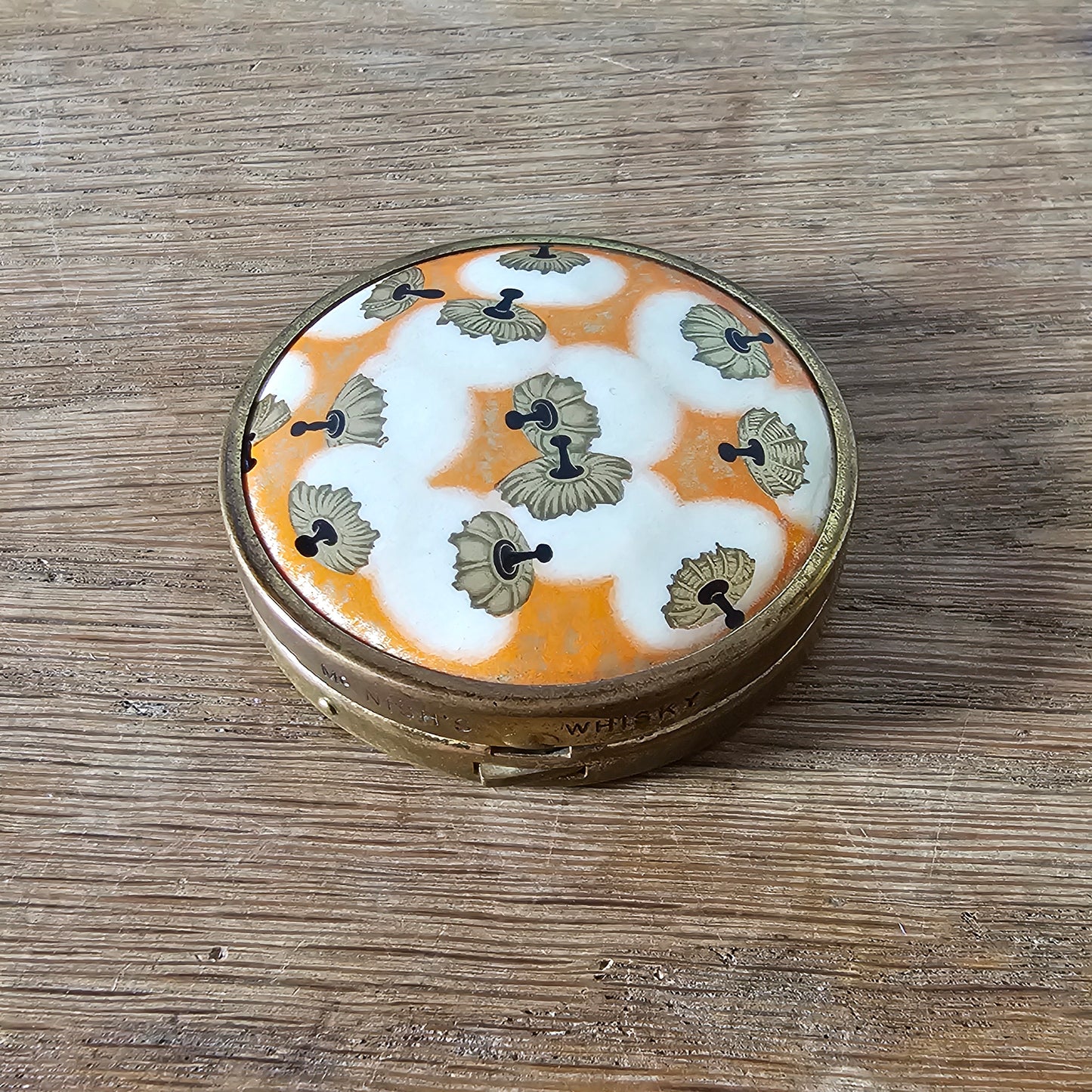 Rare 1950s Coty Paris Lalique powder puff motif compact