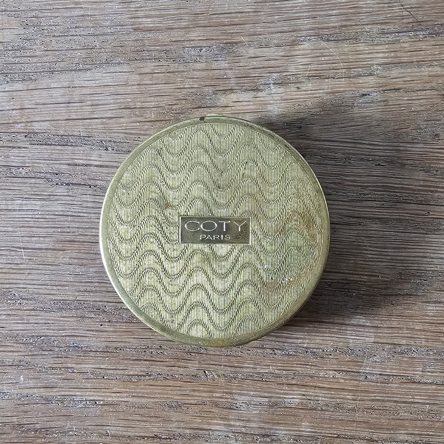 Rare 1950s Coty Paris Lalique powder puff motif compact