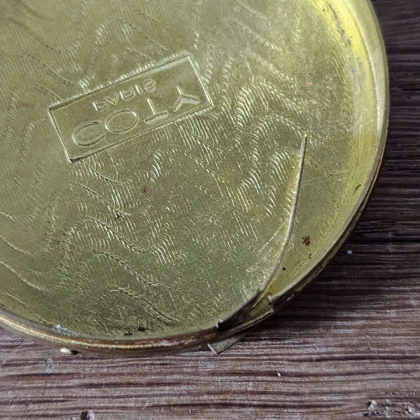 Rare 1950s Coty Paris Lalique powder puff motif compact