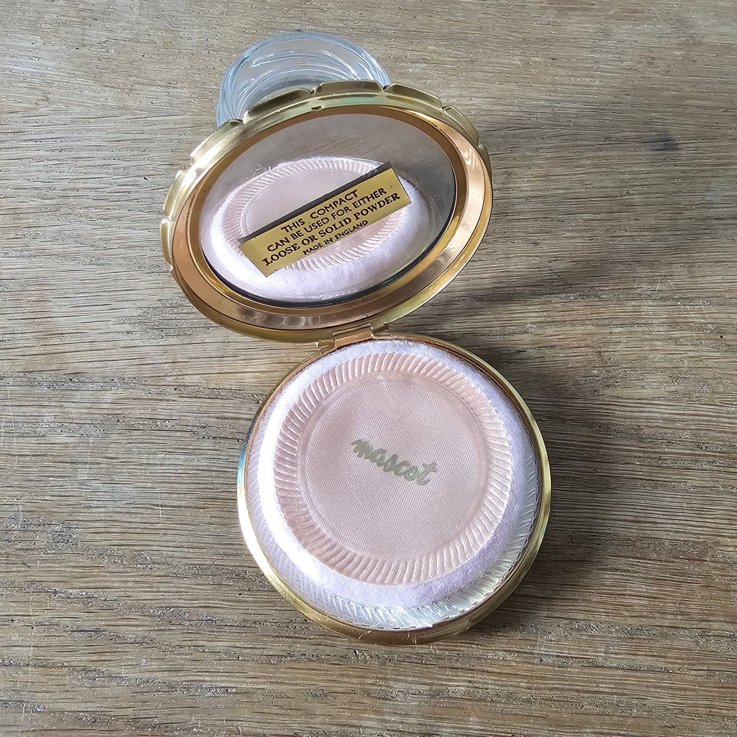 1960s unused Mascot gold-tone floral powder compact