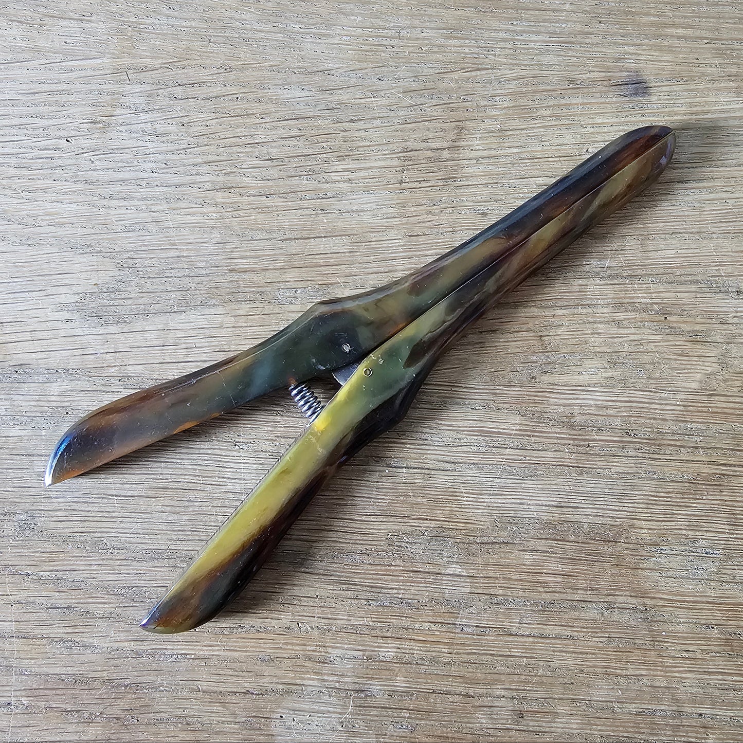 circa. 1930s faux tortoiseshell ladies glove stretchers