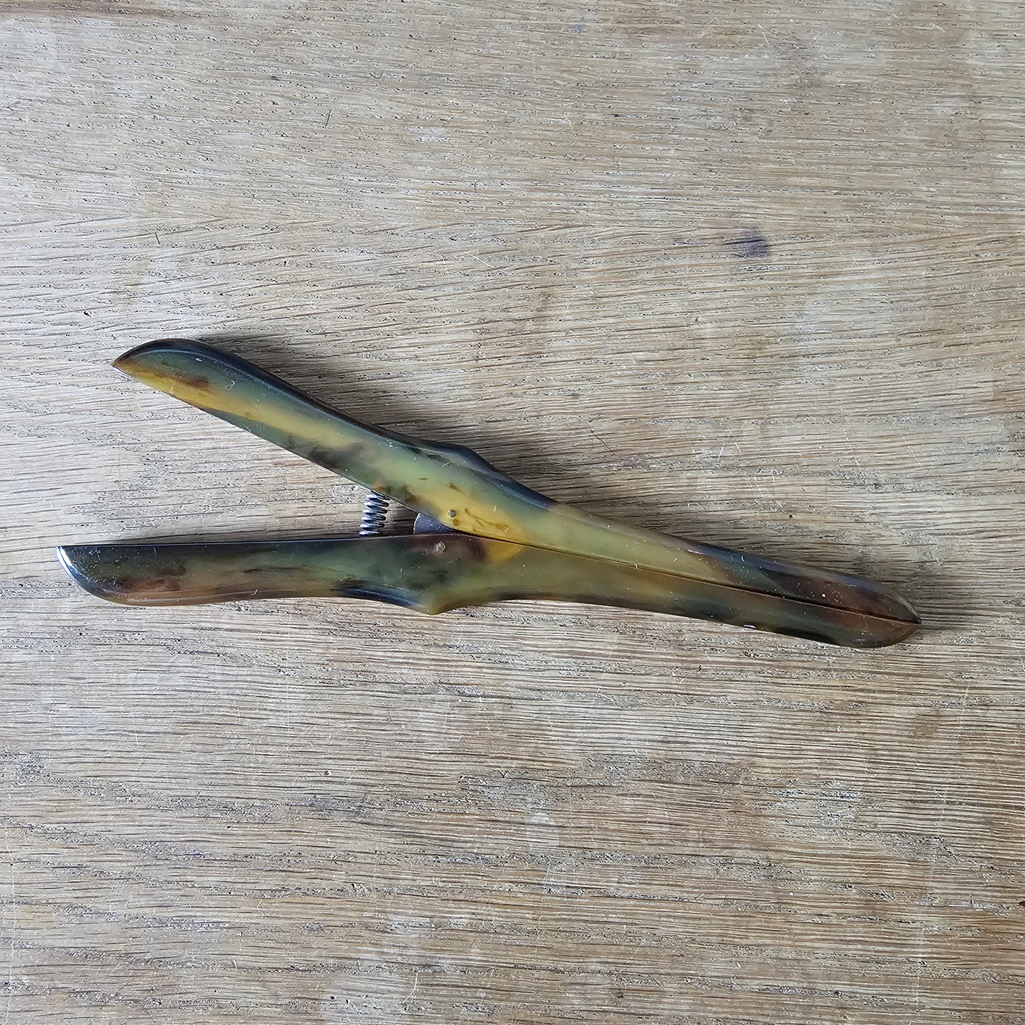circa. 1930s faux tortoiseshell ladies glove stretchers