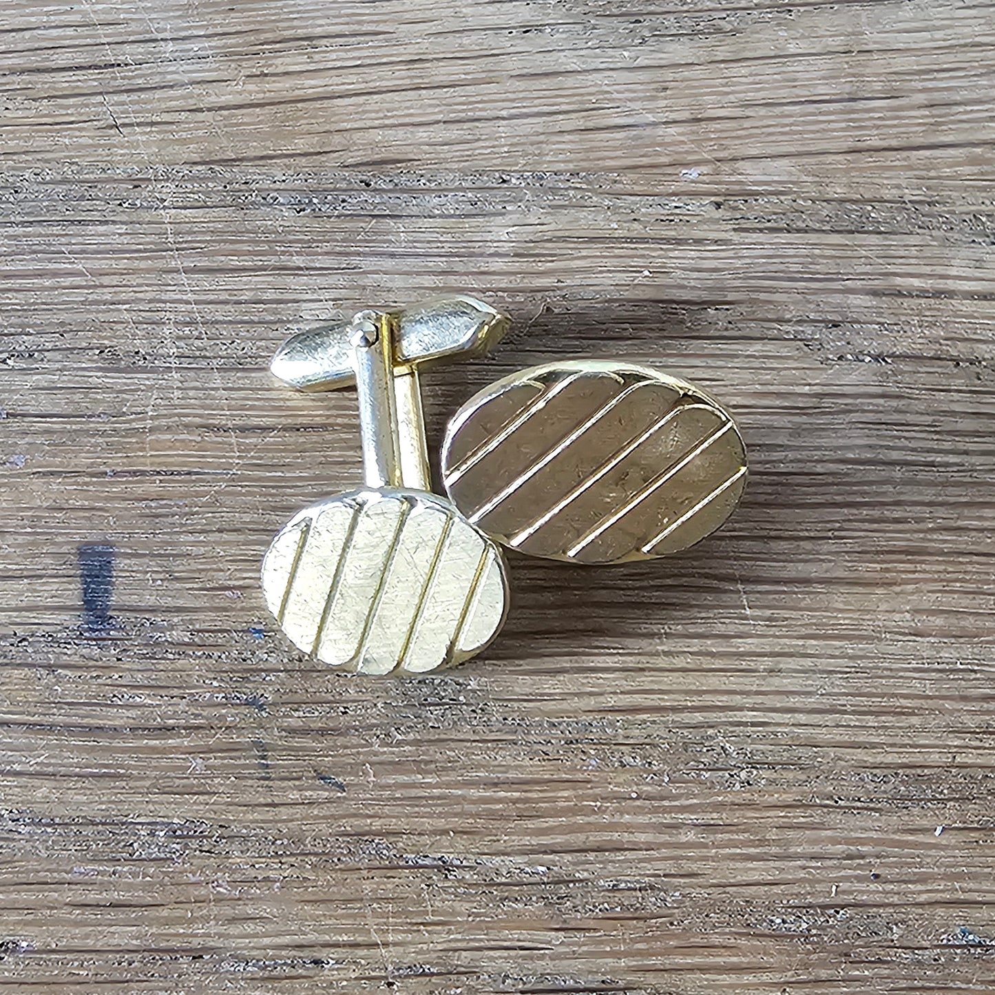 1960s gold-tone striped oval cufflinks