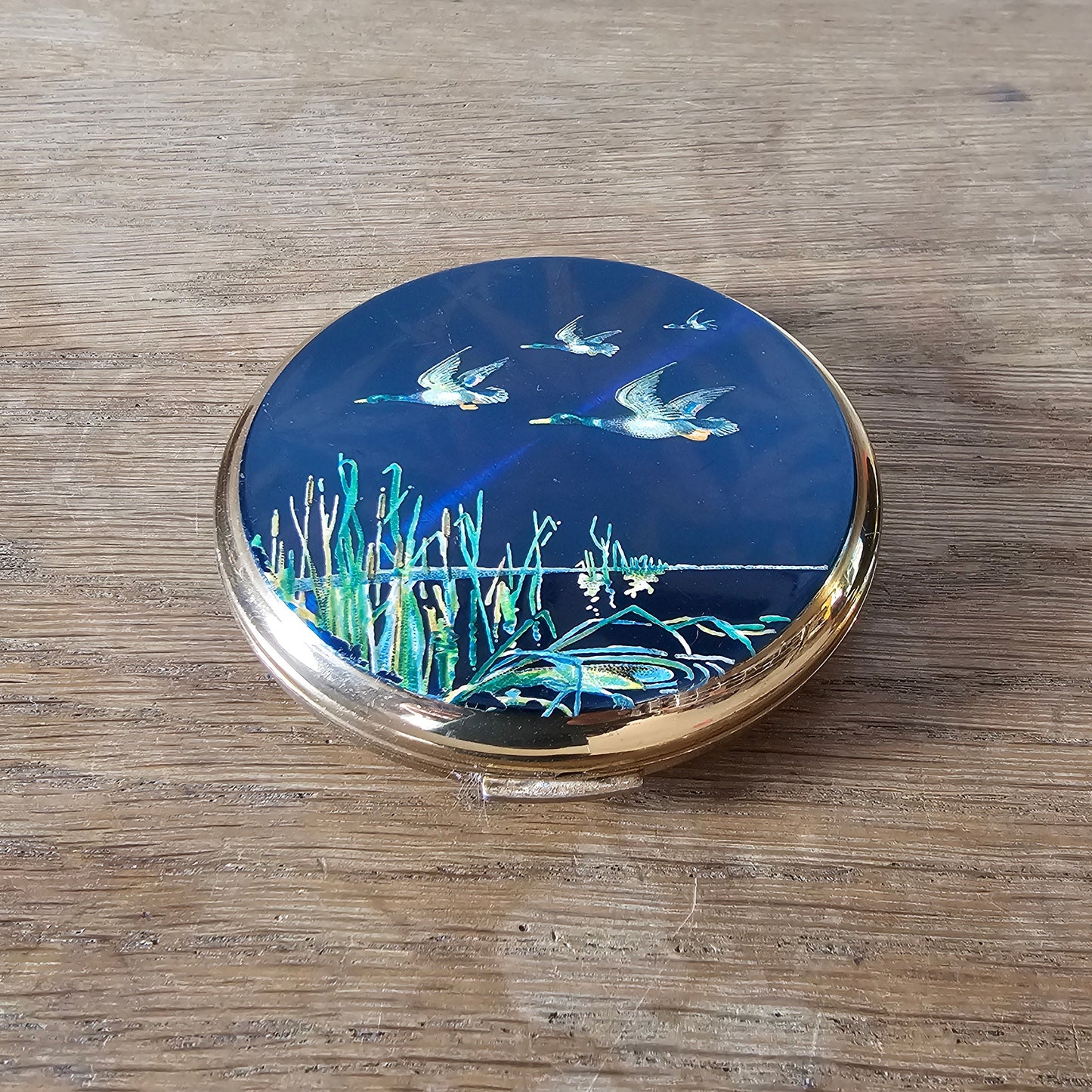 1950s Stratton flying ducks gold-tone powder compact