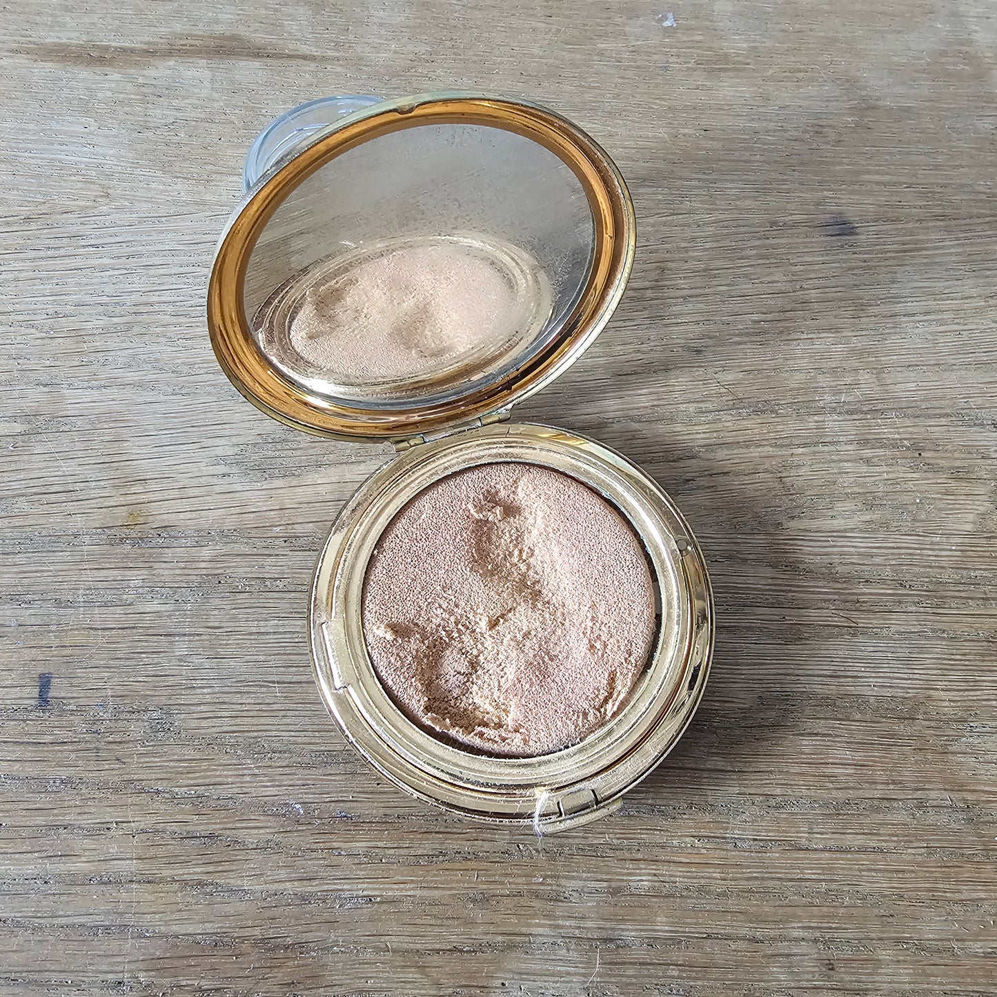 1950s Stratton flying ducks gold-tone powder compact