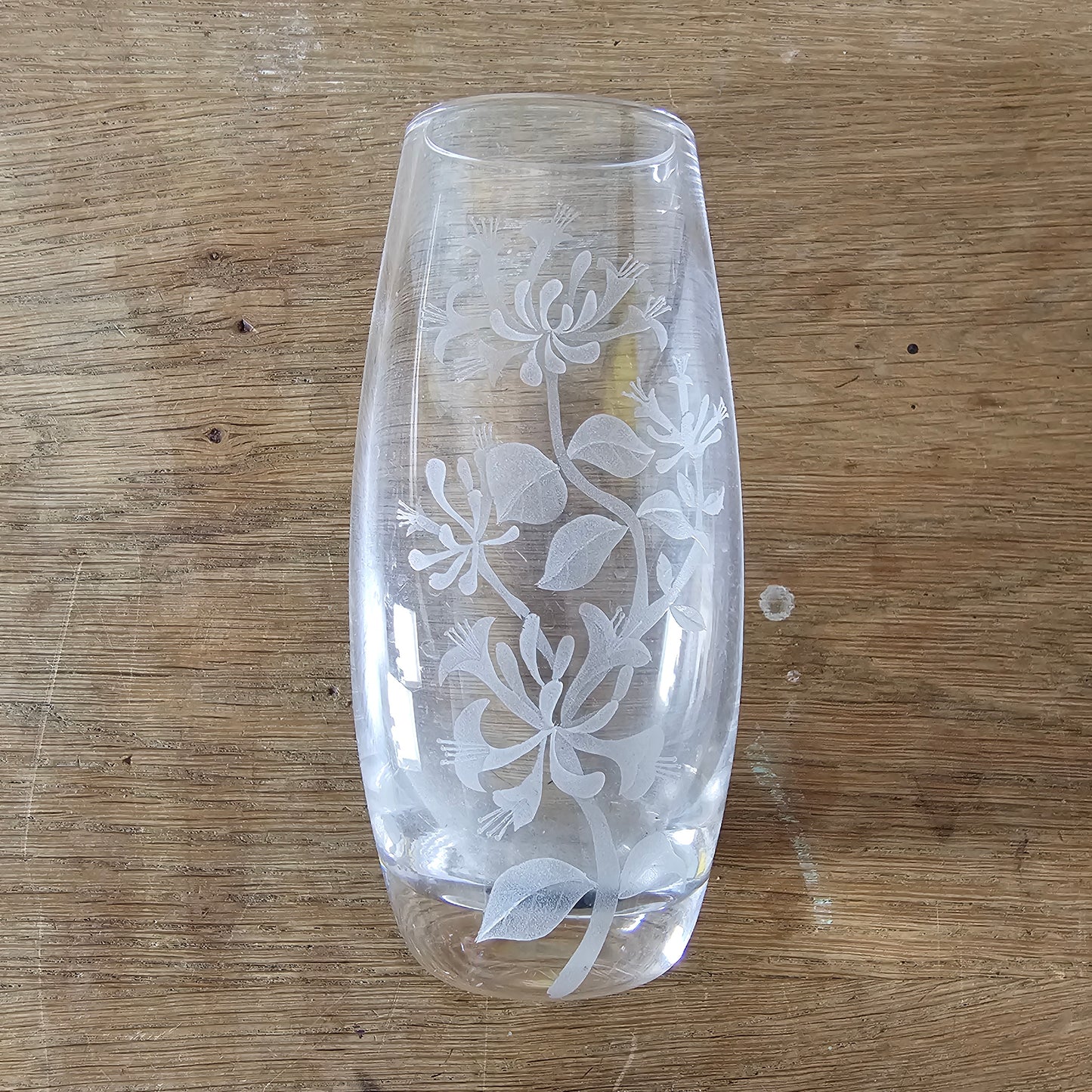 1960s/70s Stuart Strathearn Scotland etched crystal honeysuckle bud vase