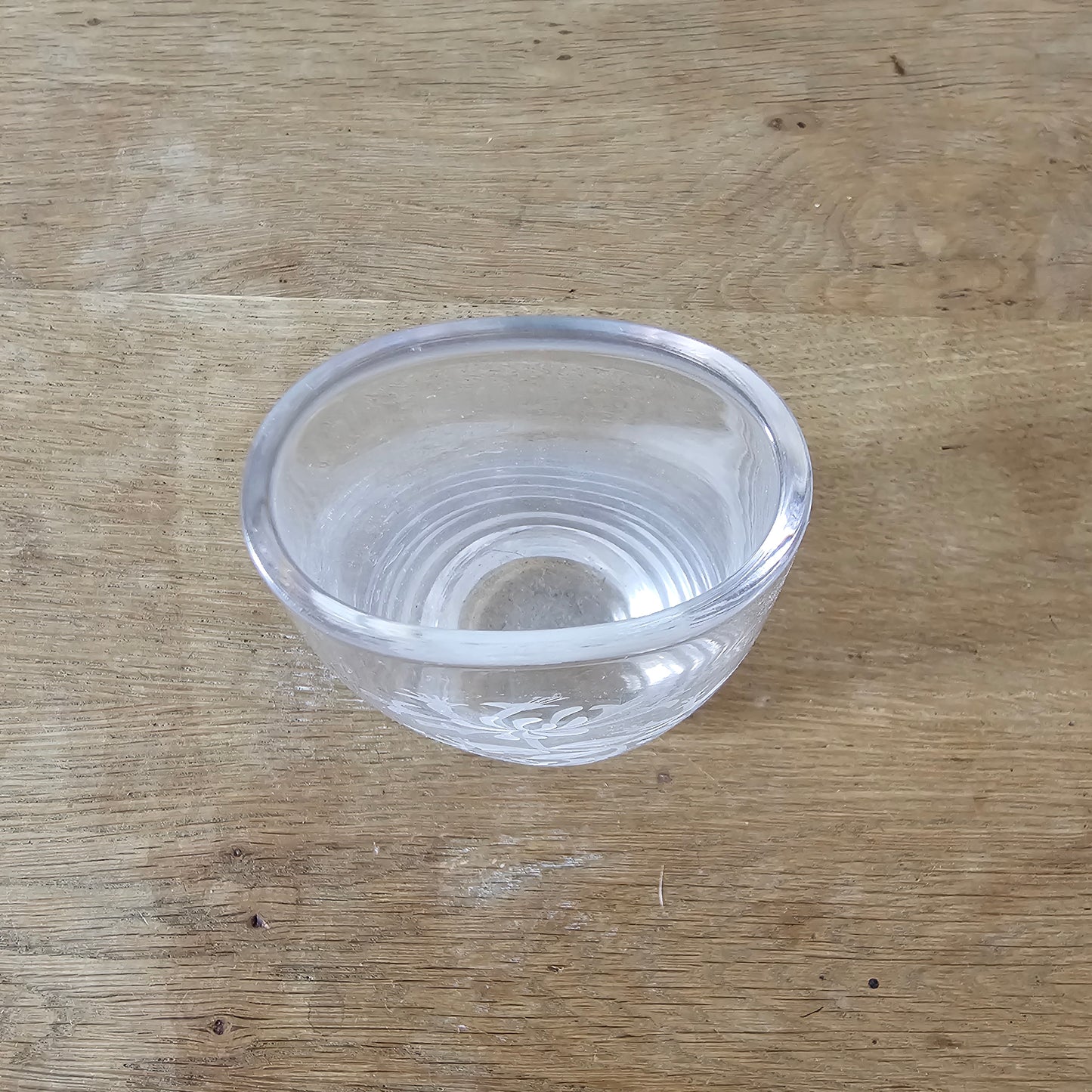 1960s/70s Stuart Strathearn Scotland etched crystal honeysuckle bud vase