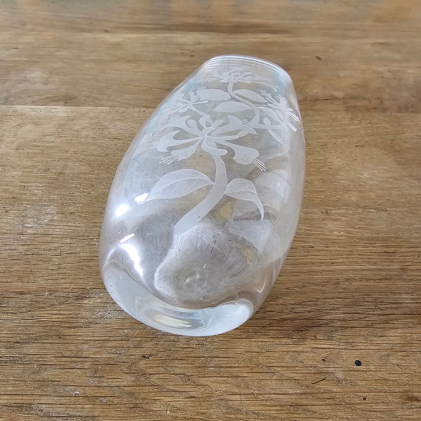 1960s/70s Stuart Strathearn Scotland etched crystal honeysuckle bud vase