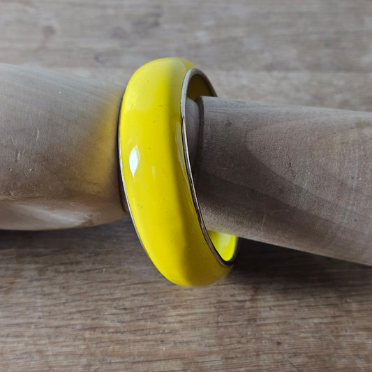 1960s bright yellow enamel & silver-tone chunky bangle