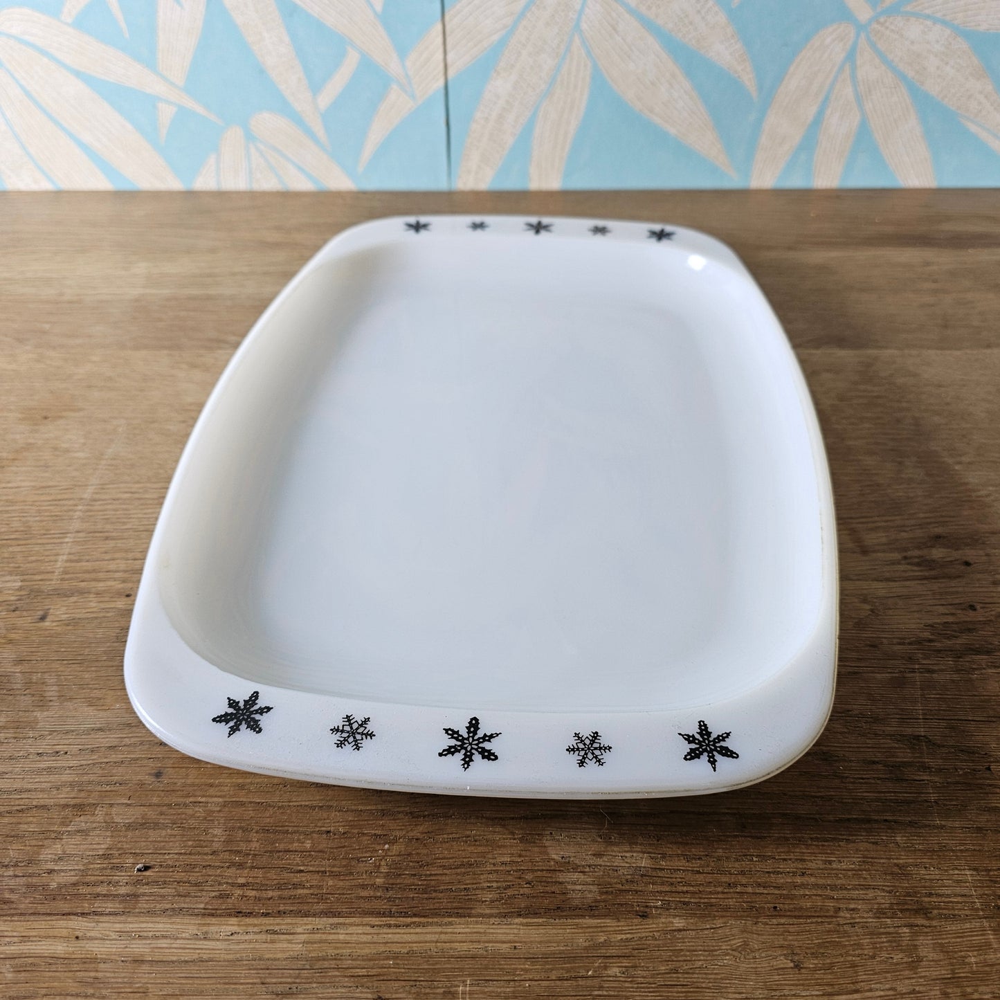 1950s JAJ Pyrex Charcoal on White Snowflake dinner set