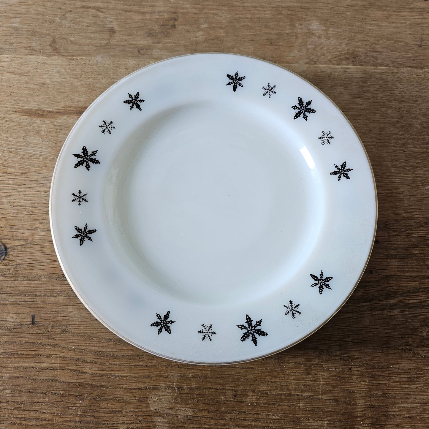1950s JAJ Pyrex Charcoal on White Snowflake dinner set