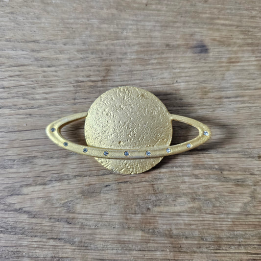 1960s/70s Kida E288 gold-tone rhinestone Saturn planet brooch