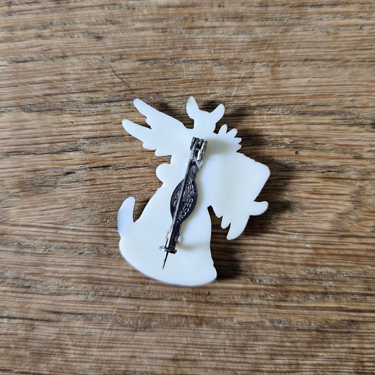 1930s/40s Ges. Gesch, Germany white plastic Scottie dog wearing headscarf brooch