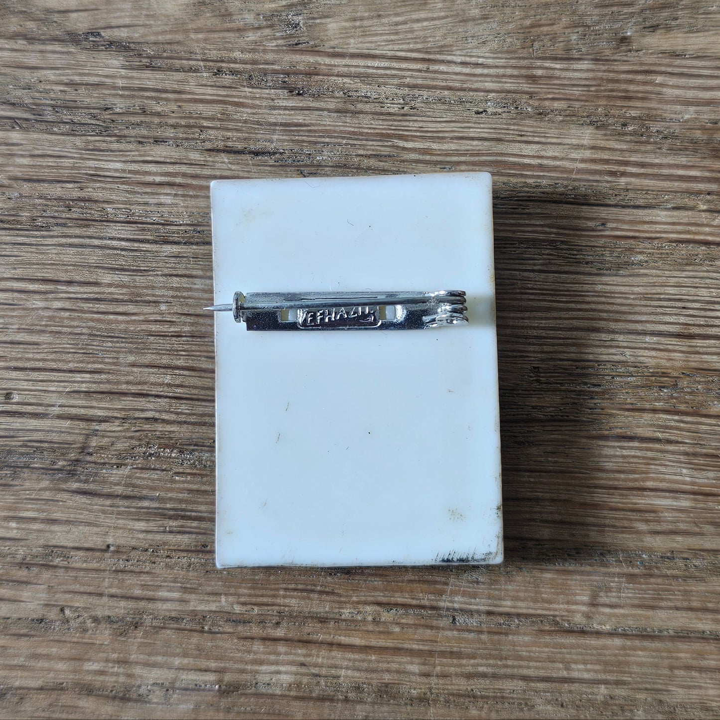 1940s/50s EFHAZIT Austria moulded plastic Scottie dog relief brooch