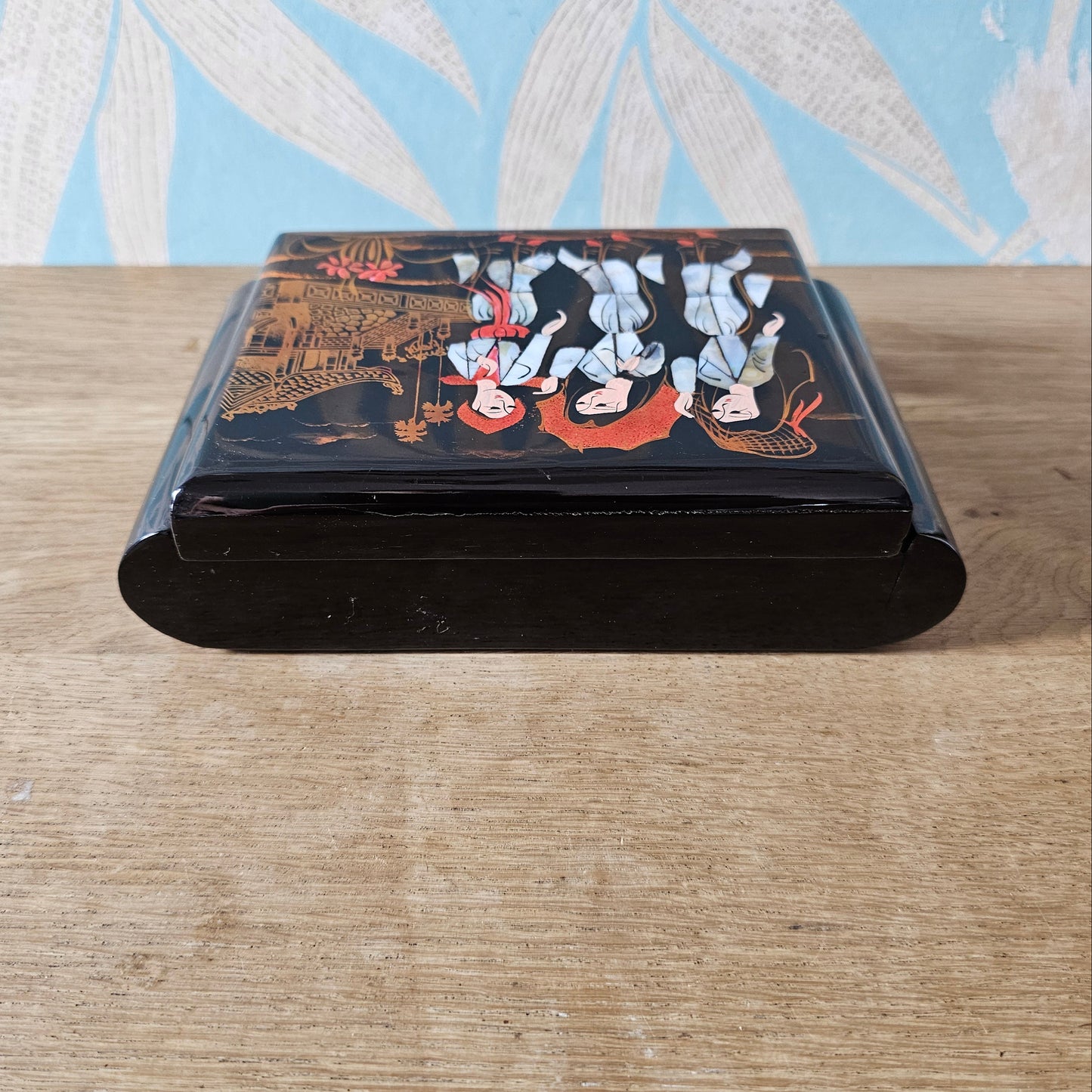 circa. 1960s black lacquer abalone shell oriental jewellery box