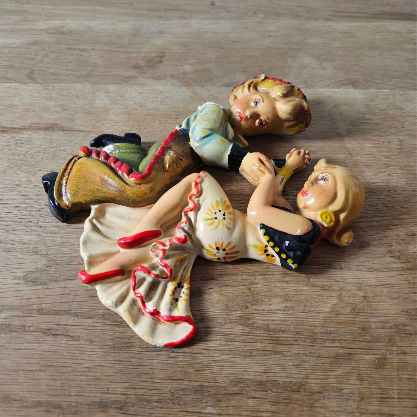 1950s Italian hand-painted chalkware Spanish dancing couple wall appliqué