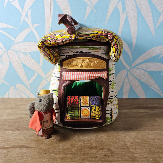 1980 Fisher Price Woodsey squirrel family log house #961 playset
