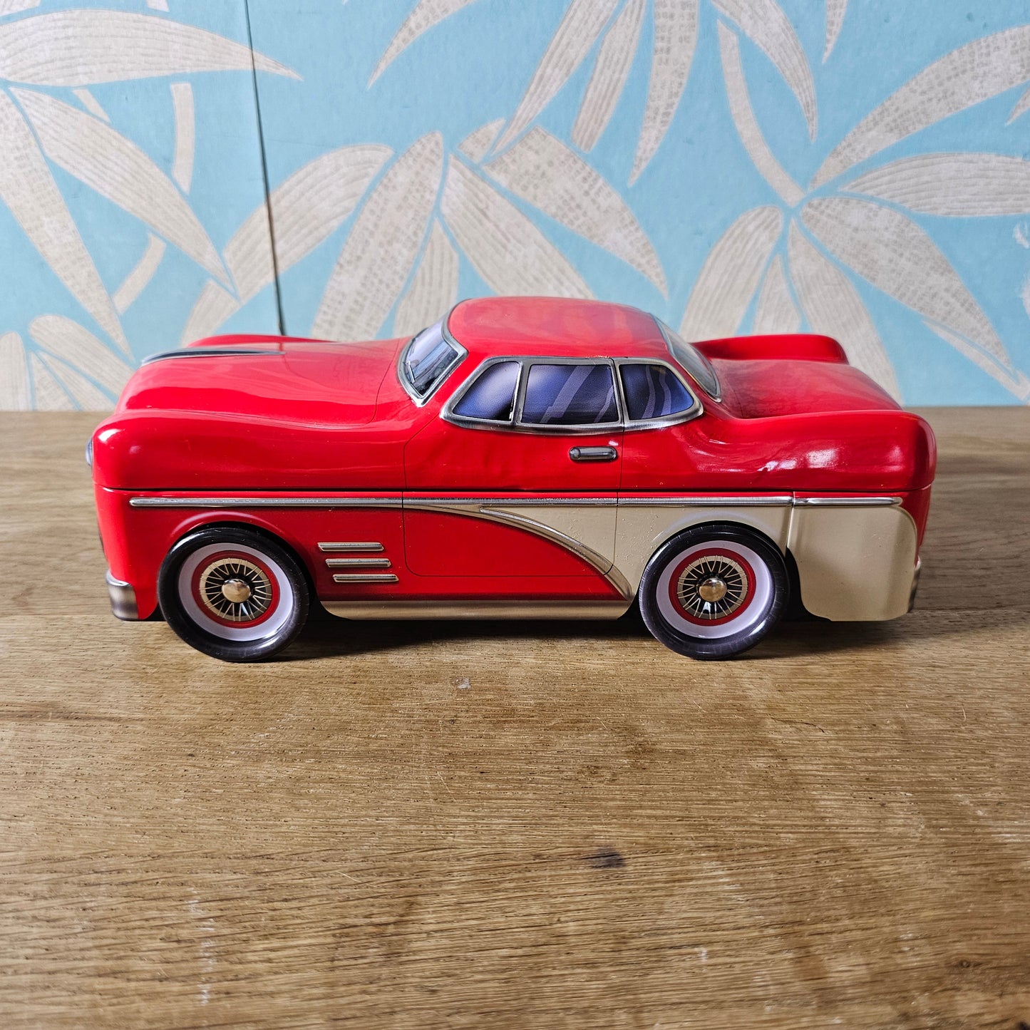 2021 Silver Crane Co. red classic car cookie tin