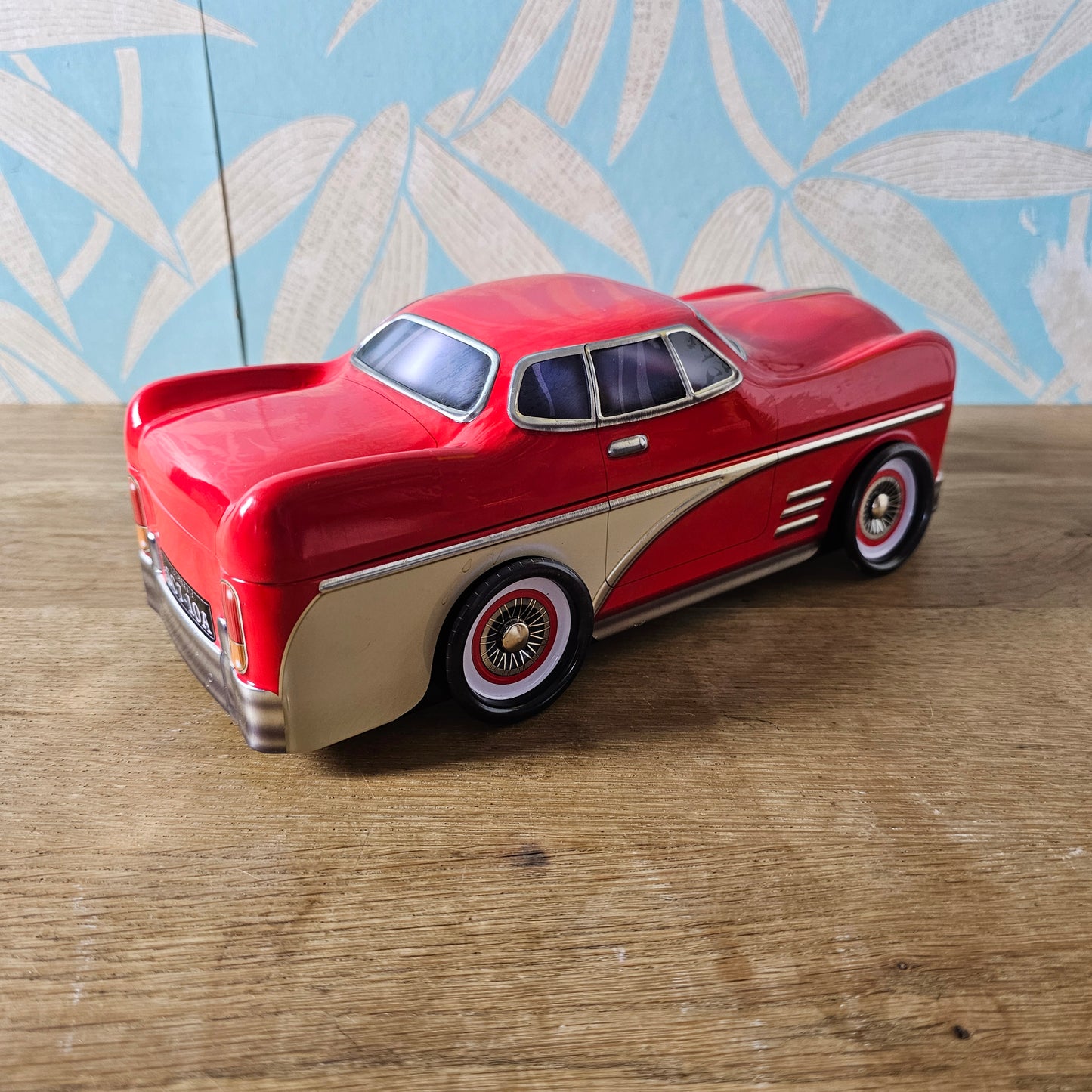 2021 Silver Crane Co. red classic car cookie tin