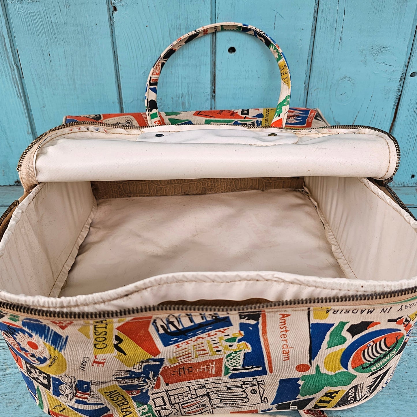 Mid-century Isovac picnic set in world travel print carry case