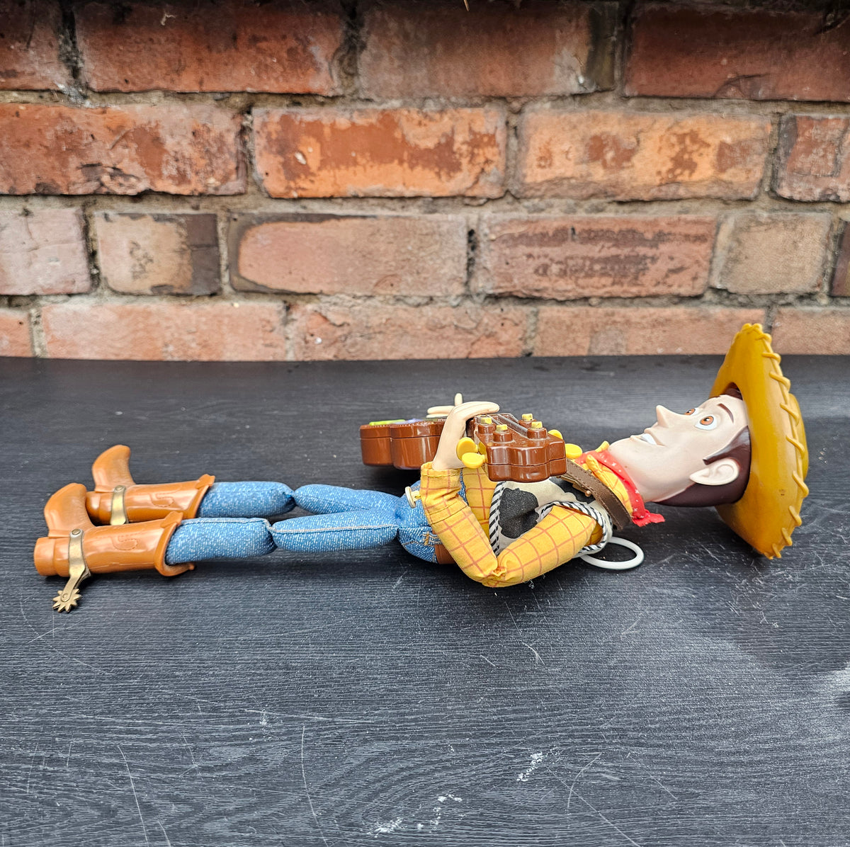 1999 Mattel Disney Pixar Toy Story 2 Strummin’ Singin’ Woody with Guitar