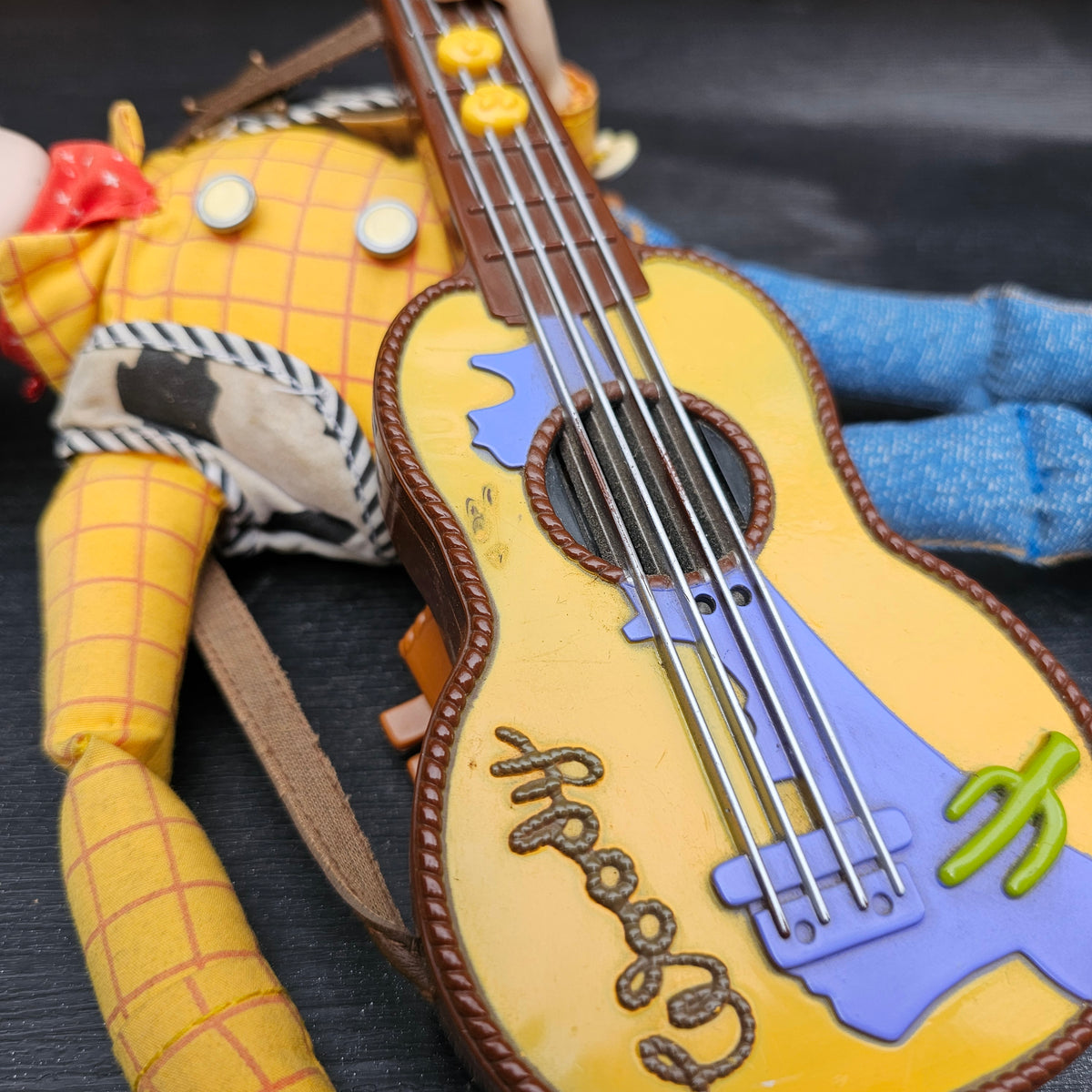 1999 Mattel Disney Pixar Toy Story 2 Strummin’ Singin’ Woody with Guitar