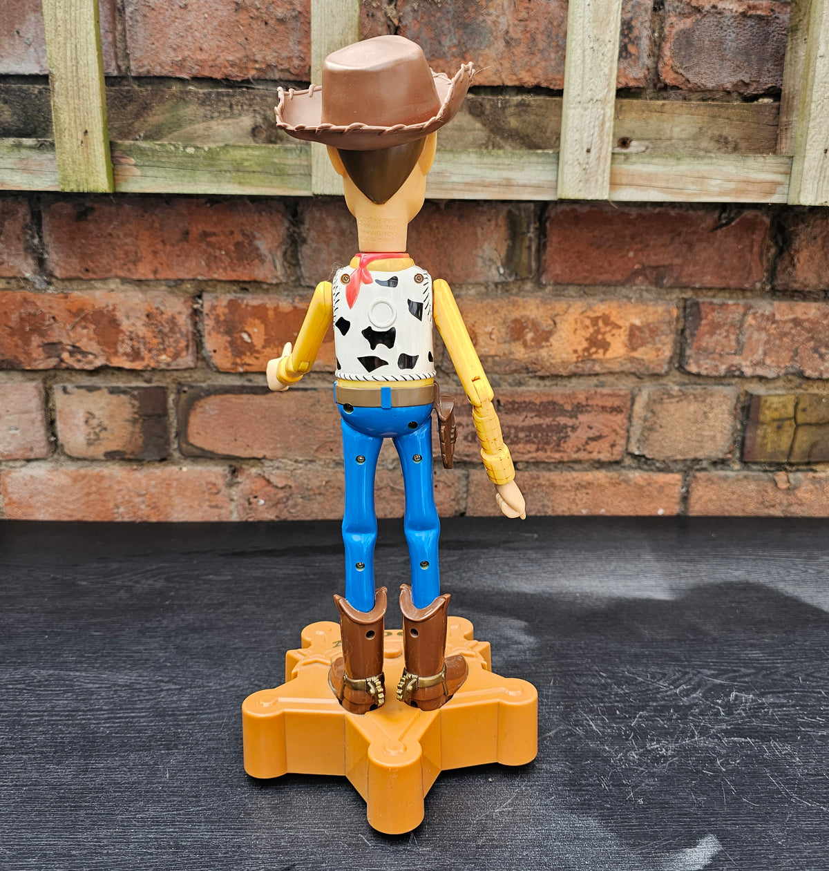 1999 Thinkway Disney Pixar Toy Story 2 Woody Talkin’ room guard