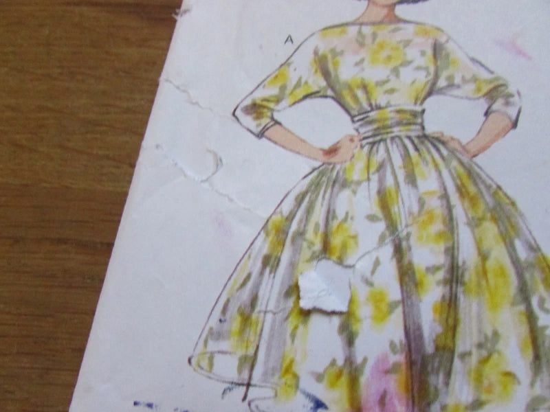 Uncut 2015 Butterick Retro'60 B6242 sewing pattern for misses' 1960s dress, sizes 6-14 (complete)