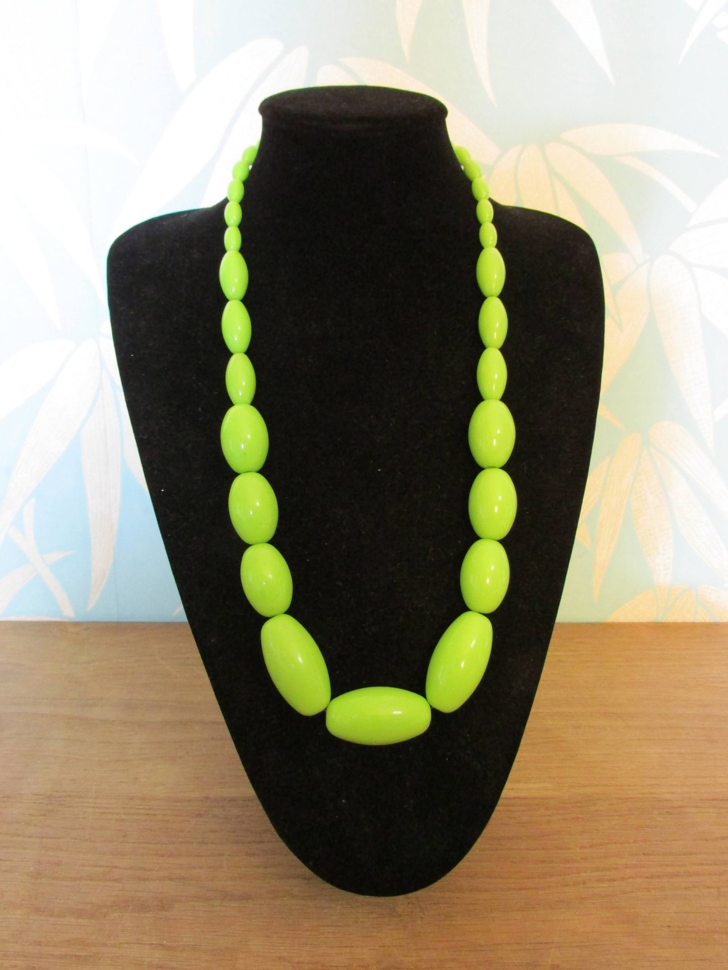 Y2K neon green chunky oval bead plastic statement necklace