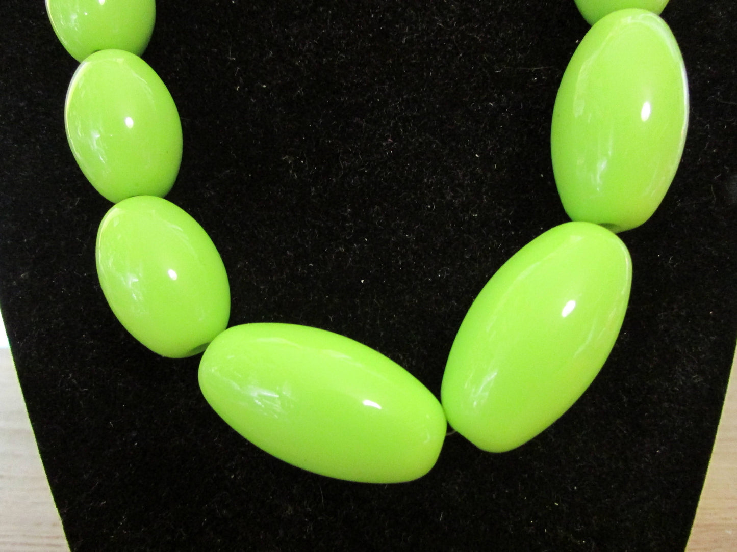 Y2K neon green chunky oval bead plastic statement necklace