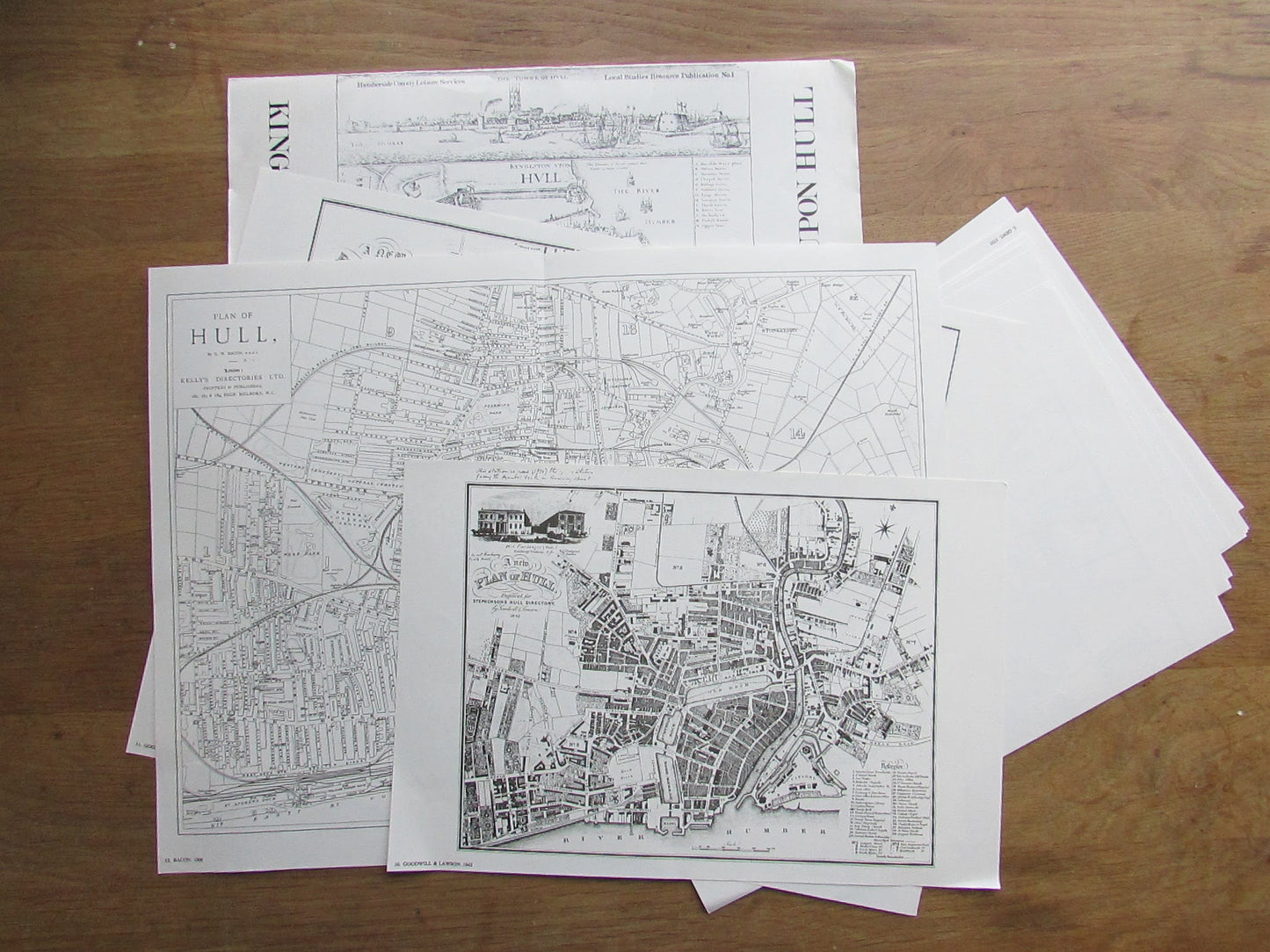 The Development of Kingston Upon Hull shown through contemporary maps & news (Softback, 1981)