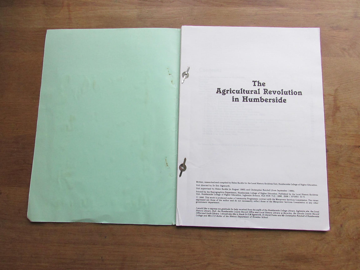 Assorted 1980s Humberside College of Education Local History Archives information books