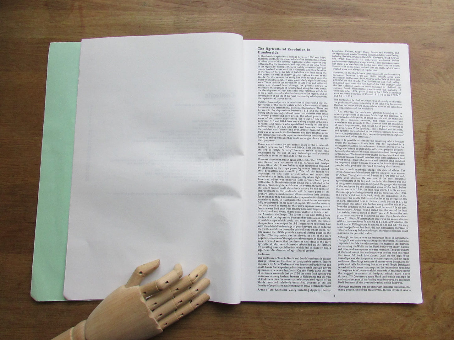 Assorted 1980s Humberside College of Education Local History Archives information books