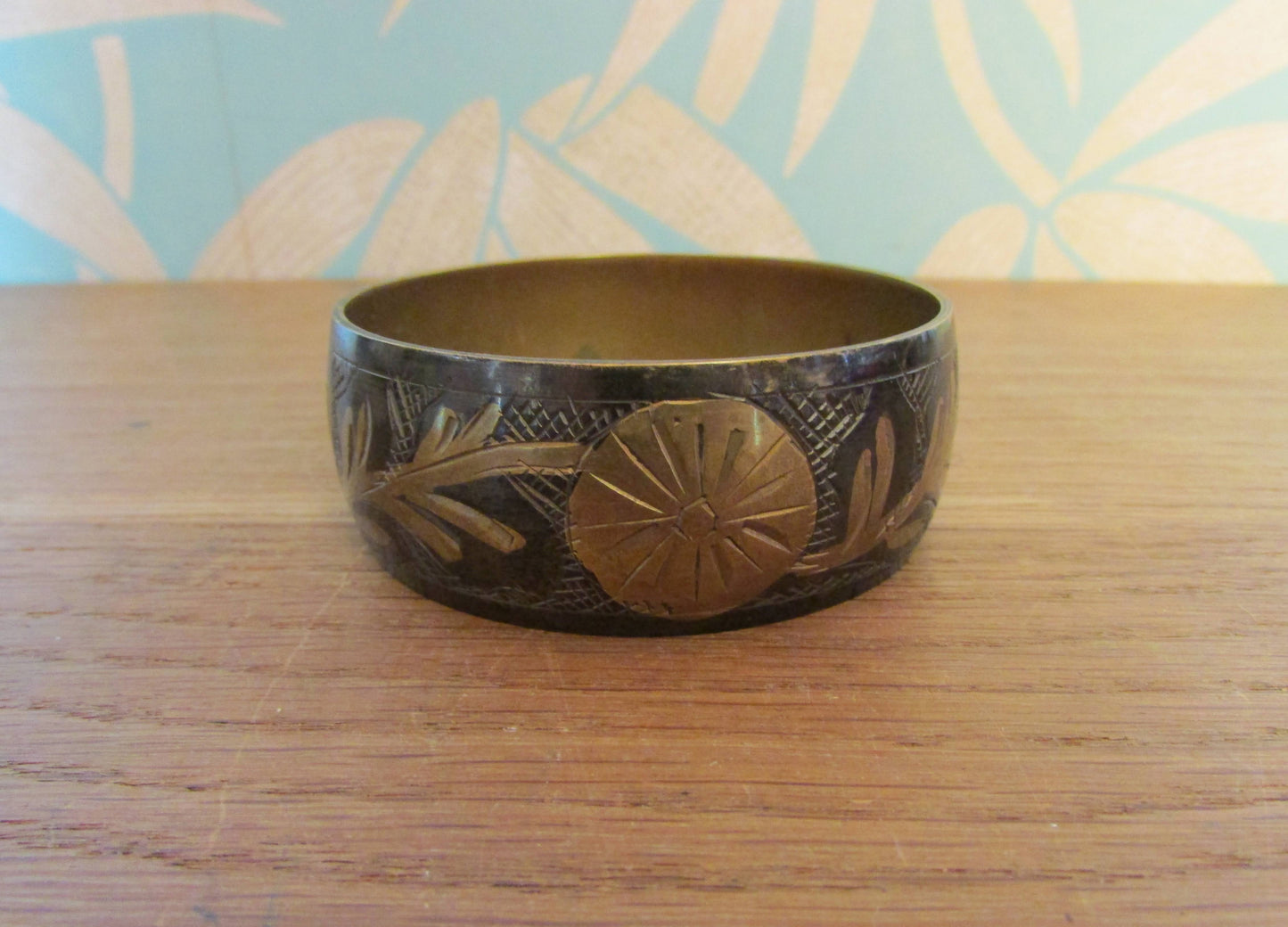 Vintage metal inlaid brass patterned bangle, made in India
